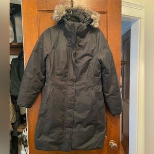 The North Face Women's Parka - Black Size Medium
